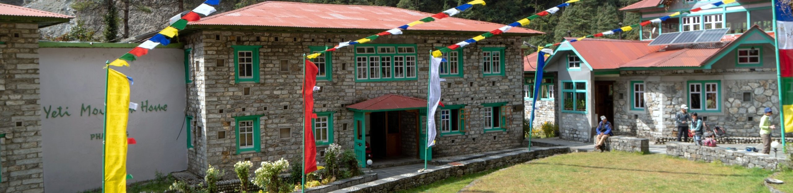 EVEREST BASECAMP ALMOST LUXURY LODGE TREK - NEPAL